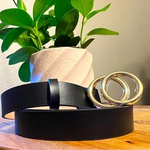 Faux leather belt in black | Condition: New ( with tag on)